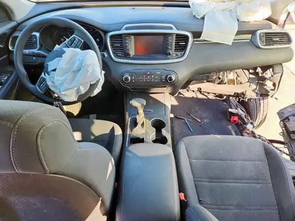 5XYPG4A32KG605046 2019 KIA SORENTO - Image 8