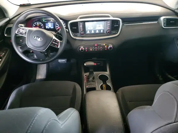 5XYPG4A32KG607041 2019 KIA SORENTO - Image 8