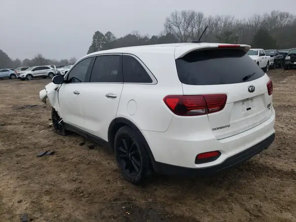 5XYPG4A32KG611381 2019 KIA SORENTO - Image 2