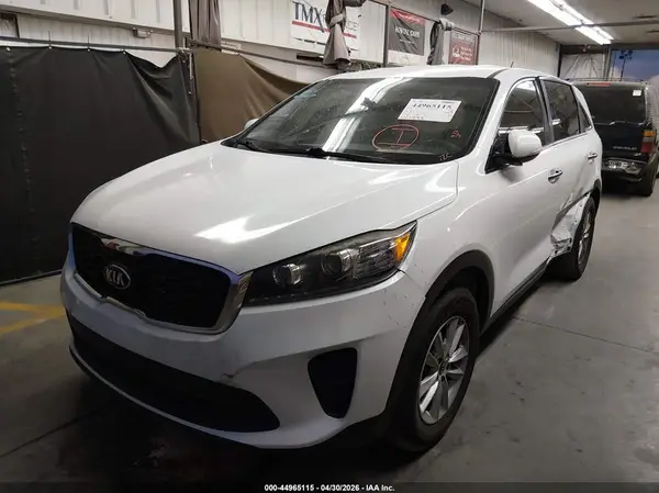 5XYPG4A32KG611767 2019 KIA SORENTO - Image 2