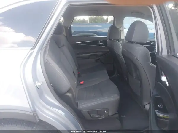 5XYPG4A32LG624214 2020 KIA SORENTO - Image 8