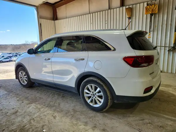 5XYPG4A32LG635519 2020 KIA SORENTO - Image 2