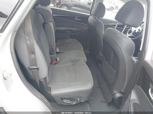 5XYPG4A32LG643765 2020 KIA SORENTO - Image 8