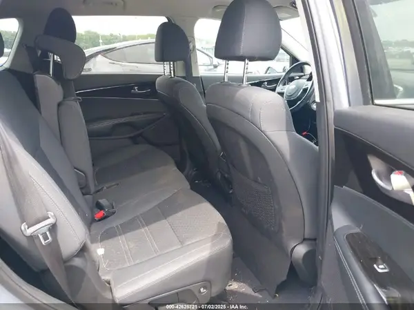 5XYPG4A32LG661229 2020 KIA SORENTO - Image 8