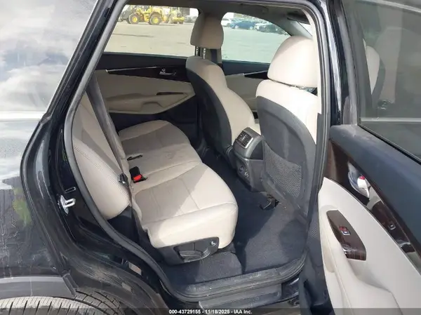 5XYPG4A32LG684056 2020 KIA SORENTO - Image 8
