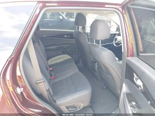 5XYPG4A32LG685563 2020 KIA SORENTO - Image 8