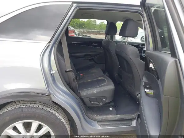 5XYPG4A32LG706184 2020 KIA SORENTO - Image 8