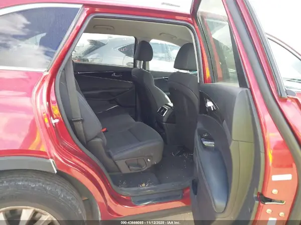 5XYPG4A32LG711952 2020 KIA SORENTO - Image 8