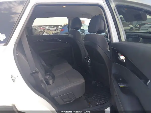 5XYPG4A33GG028714 2016 KIA SORENTO - Image 8