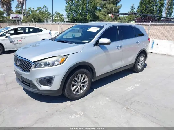5XYPG4A33GG029619 2016 KIA SORENTO - Image 2