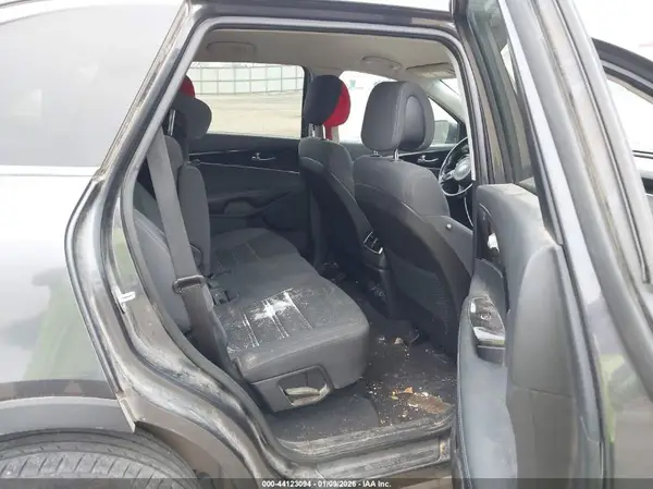 5XYPG4A33GG037400 2016 KIA SORENTO - Image 8