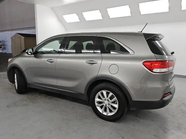 5XYPG4A33GG037767 2016 KIA SORENTO - Image 2