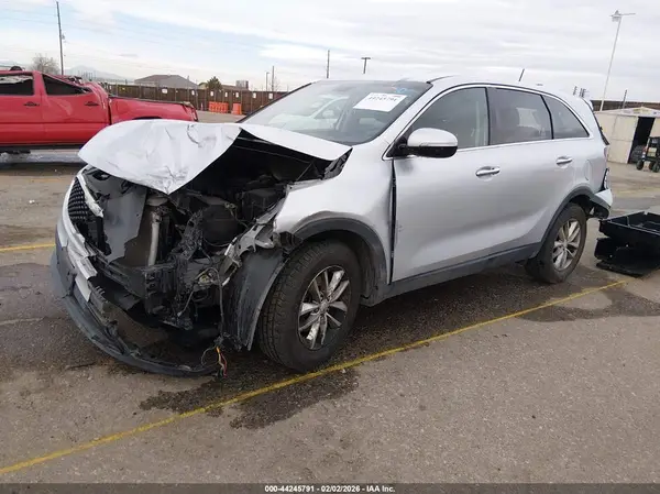 5XYPG4A33GG049885 2016 KIA SORENTO - Image 2