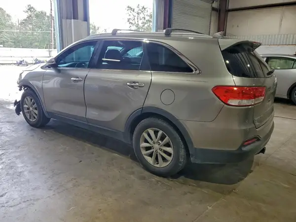 5XYPG4A33GG050826 2016 KIA SORENTO - Image 2