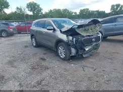 5XYPG4A33GG053855 2016 KIA SORENTO