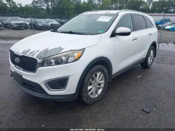 5XYPG4A33GG053905 2016 KIA SORENTO - Image 2