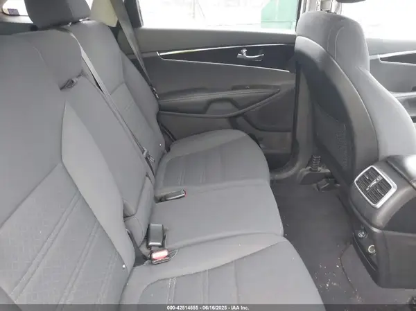 5XYPG4A33GG053905 2016 KIA SORENTO - Image 8