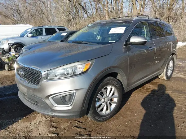 5XYPG4A33GG075998 2016 KIA SORENTO - Image 2