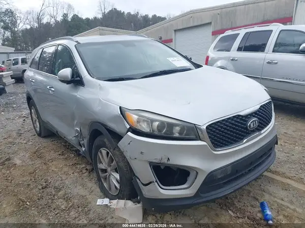 5XYPG4A33GG078125 2016 KIA SORENTO - Image 1