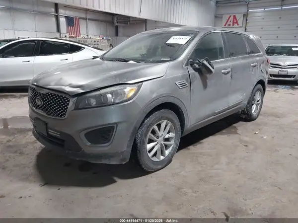 5XYPG4A33GG084183 2016 KIA SORENTO - Image 2