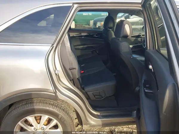 5XYPG4A33GG091585 2016 KIA SORENTO - Image 8
