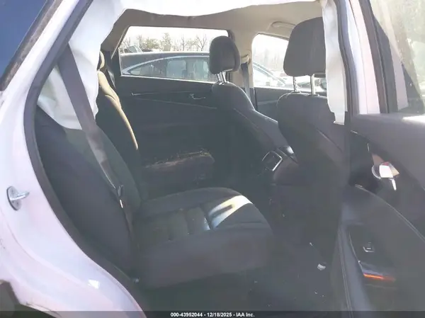 5XYPG4A33GG107056 2016 KIA SORENTO - Image 8