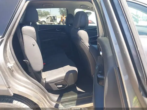 5XYPG4A33GG135262 2016 KIA SORENTO - Image 8