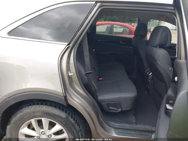 5XYPG4A33GG138145 2016 KIA SORENTO - Image 8