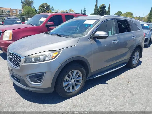 5XYPG4A33GG140672 2016 KIA SORENTO - Image 2
