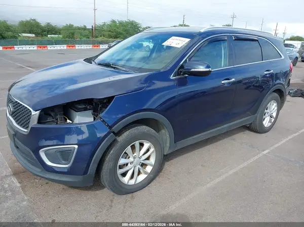 5XYPG4A33GG177284 2016 KIA SORENTO - Image 2