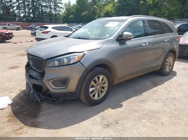 5XYPG4A33GG179357 2016 KIA SORENTO - Image 2