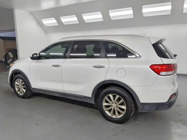 5XYPG4A33GG185224 2016 KIA SORENTO - Image 2