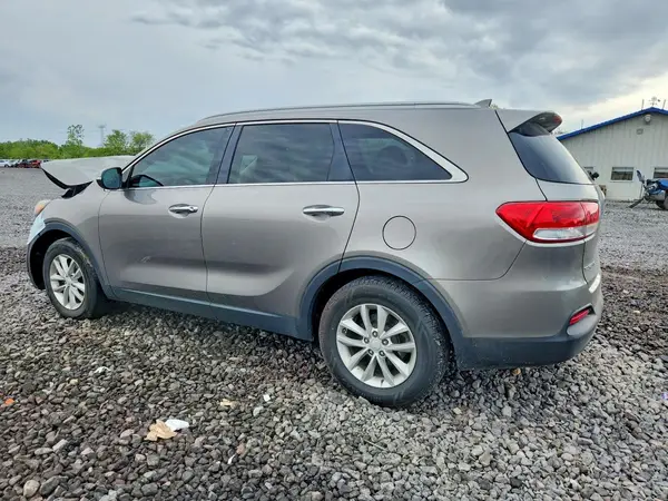 5XYPG4A33HG192465 2017 KIA SORENTO - Image 2