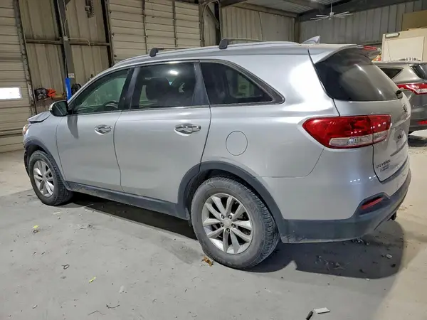 5XYPG4A33HG195219 2017 KIA SORENTO - Image 2