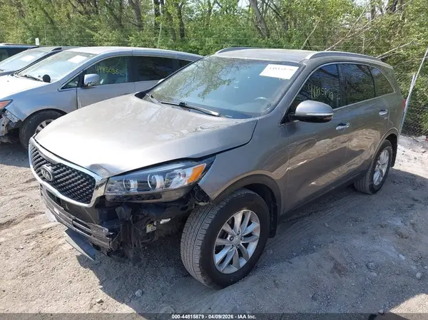 5XYPG4A33HG200094 2017 KIA SORENTO - Image 2