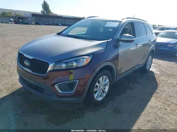 5XYPG4A33HG201391 2017 KIA SORENTO - Image 2
