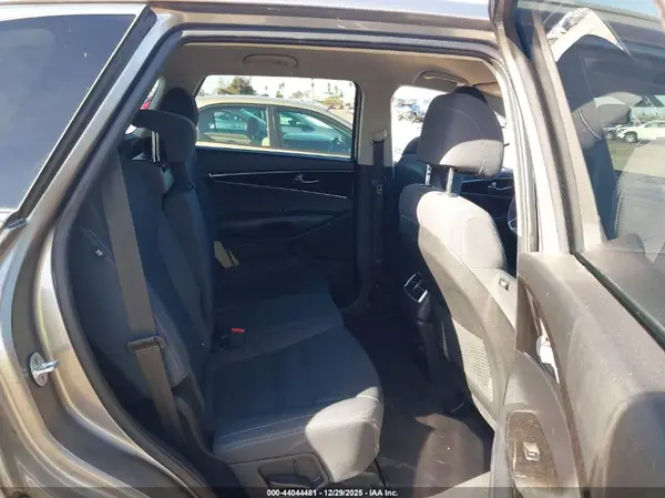 5XYPG4A33HG201391 2017 KIA SORENTO - Image 8
