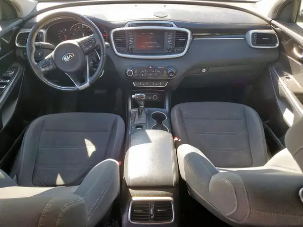 5XYPG4A33HG203934 2017 KIA SORENTO - Image 8