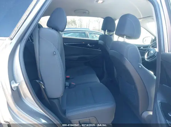 5XYPG4A33HG209703 2017 KIA SORENTO - Image 8