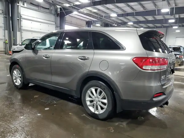 5XYPG4A33HG210799 2017 KIA SORENTO - Image 2