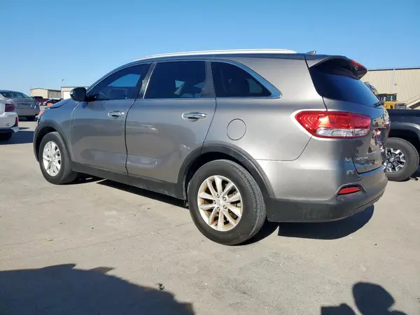 5XYPG4A33HG215615 2017 KIA SORENTO - Image 2