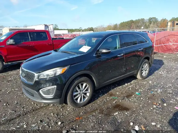 5XYPG4A33HG236786 2017 KIA SORENTO - Image 2