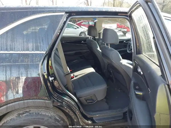 5XYPG4A33HG236786 2017 KIA SORENTO - Image 8