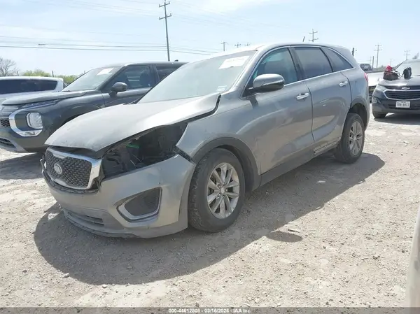 5XYPG4A33HG247674 2017 KIA SORENTO - Image 2