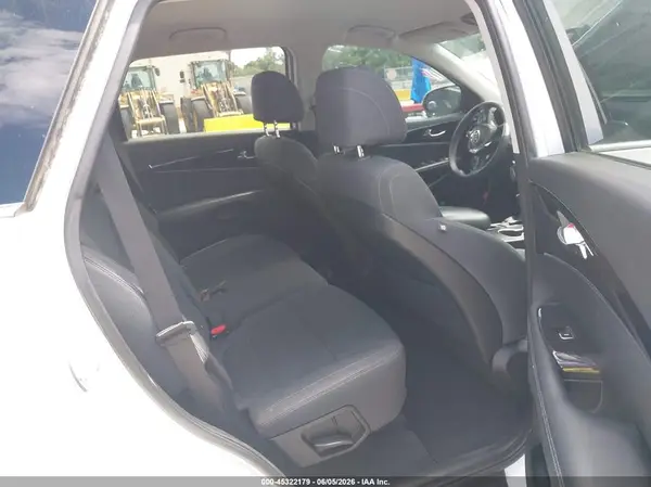 5XYPG4A33HG248811 2017 KIA SORENTO - Image 8
