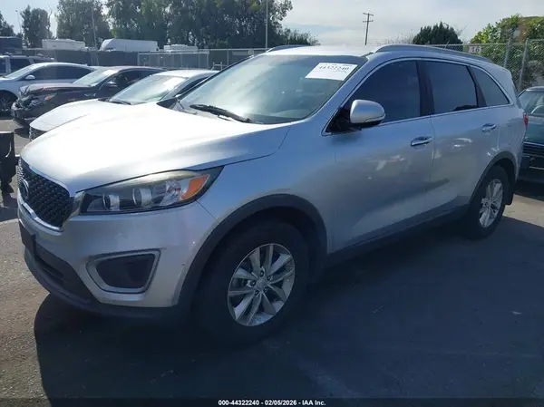 5XYPG4A33HG249070 2017 KIA SORENTO - Image 2