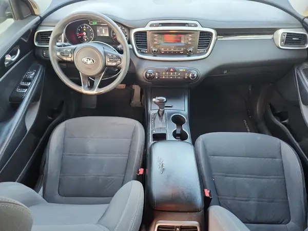 5XYPG4A33HG249232 2017 KIA SORENTO - Image 8