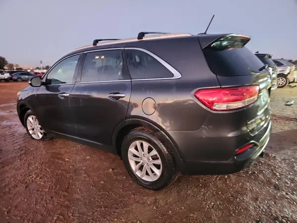 5XYPG4A33HG255502 2017 KIA SORENTO - Image 2