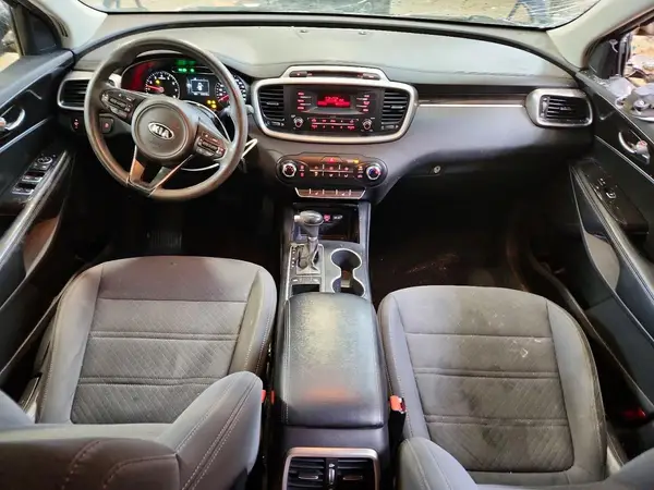 5XYPG4A33HG255807 2017 KIA SORENTO - Image 8