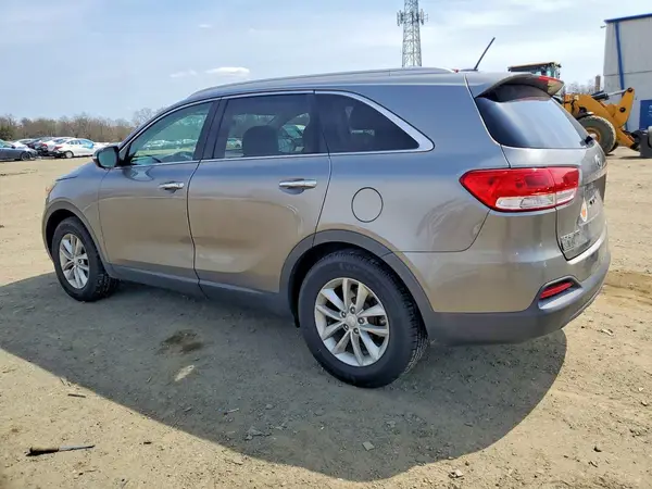 5XYPG4A33HG257959 2017 KIA SORENTO - Image 2